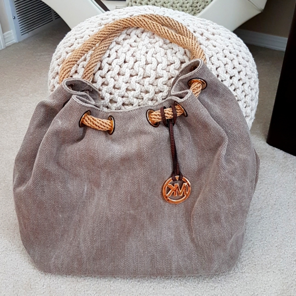 New Michael Kors Handbag - Picture 1 of 10